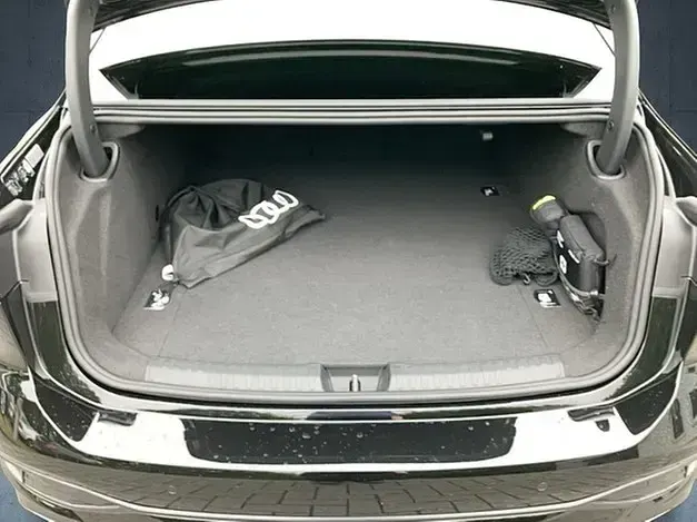 Gebraucht Audi A6 Sport 252 PS (185 kW) 2026 Schwarz Limousine