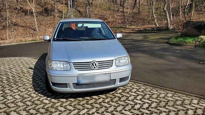 Gebraucht VW Polo 60 PS (44 kW) 2001 Silber Kleinwagen