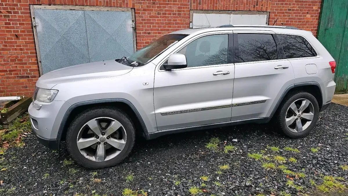 Gebraucht Jeep Grand Cherokee 241 PS (177 kW) 2013 Silber SUV
