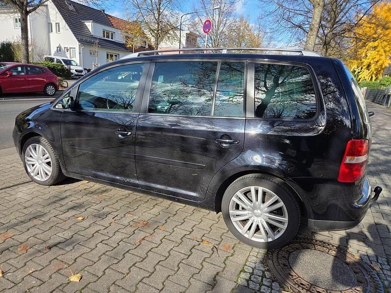 Schwarz Gebraucht 2006 VW Touran Highline Van / Kleinbus | 5.900 € (Teuer) - Bild 1/4