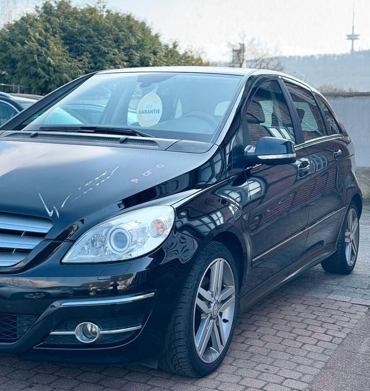 Gebraucht Mercedes B180 109 PS (80 kW) 2011 Schwarz Van / Kleinbus