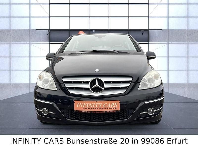 Gebraucht Mercedes B180 116 PS (85 kW) 2011 Schwarz Van / Kleinbus