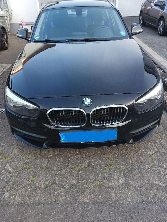 Schwarz Gebraucht 2017 BMW 118 Advantage Kleinwagen | 14.000 € (Fairer Preis) - Bild 1/3
