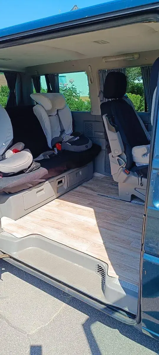 Gebraucht VW Multivan Edition 151 PS (111 kW) 2022 Grün Van / Kleinbus