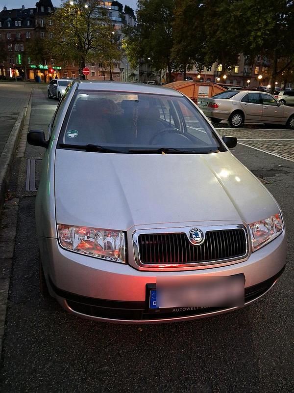 Silber Gebraucht 2004 Skoda Fabia Kleinwagen | 900 € (Guter Preis) - Bild 1/4
