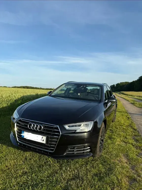 Gebraucht Audi A4 Ambiente 190 PS (139 kW) 2017 Schwarz Kombi
