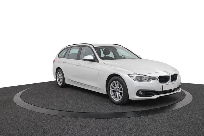 Gebraucht BMW 318 Advantage 136 PS (100 kW) 2017 Weiß Kombi