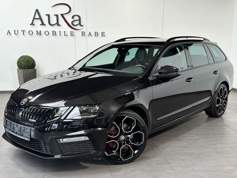 Schwarz Gebraucht 2020 Skoda Octavia RS Kombi | 22.749 € (Superpreis) - Bild 1/4