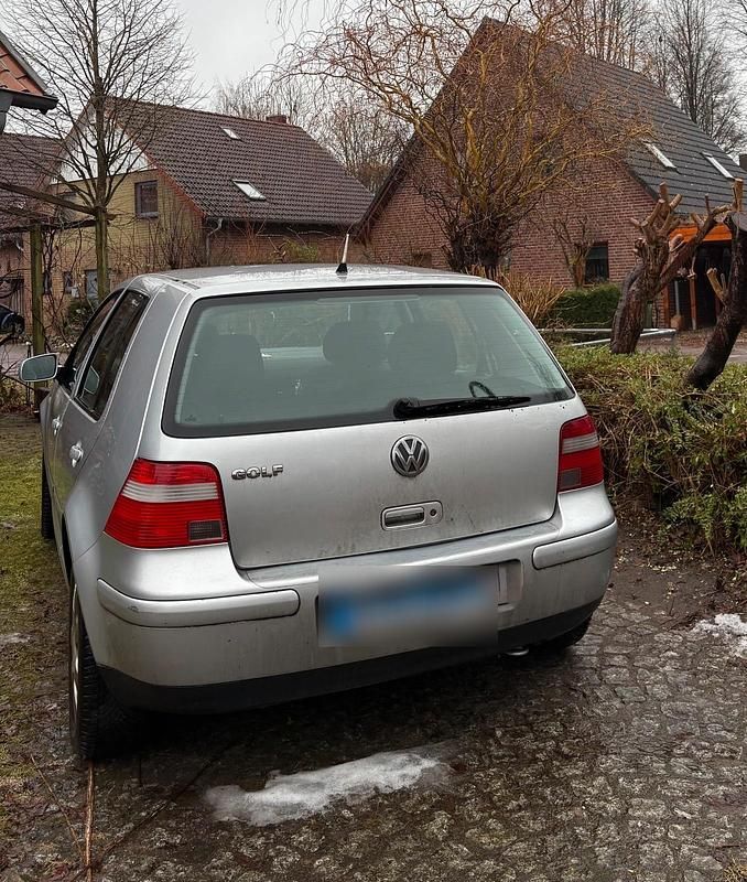 Gebraucht VW Golf IV 55 PS (40 kW) 2003 Silber Kleinwagen