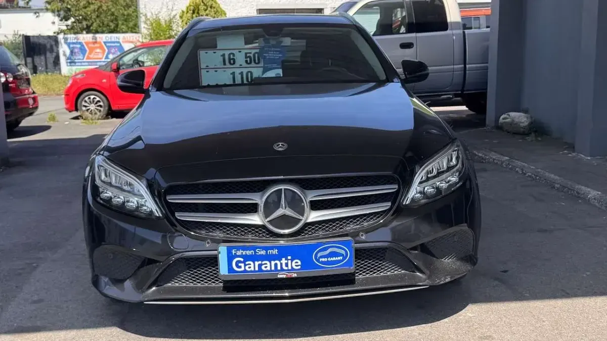Gebraucht Mercedes C180 122 PS (89 kW) 2019 Schwarz Kombi