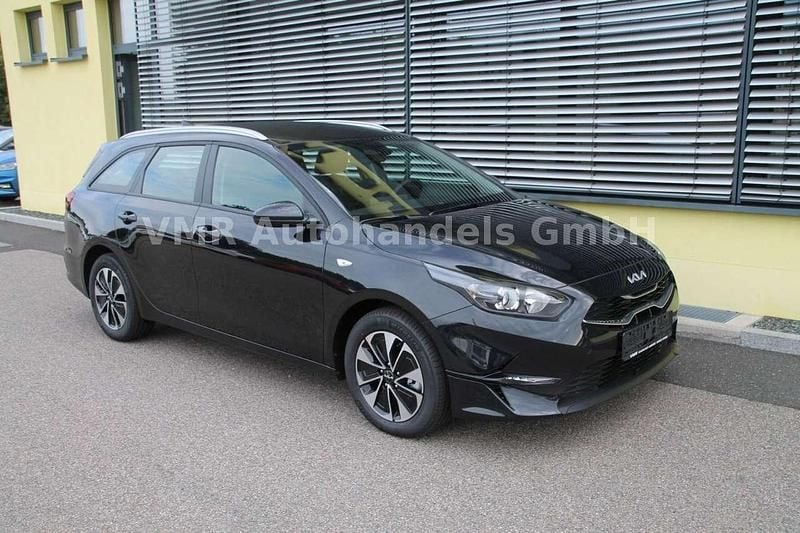 Neu Kia Ceed Sportswagon 140 PS (102 kW) 2025 Schwarz Kombi