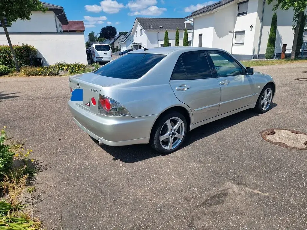 Gebraucht Lexus IS200 155 PS (114 kW) 2003 Silber Limousine