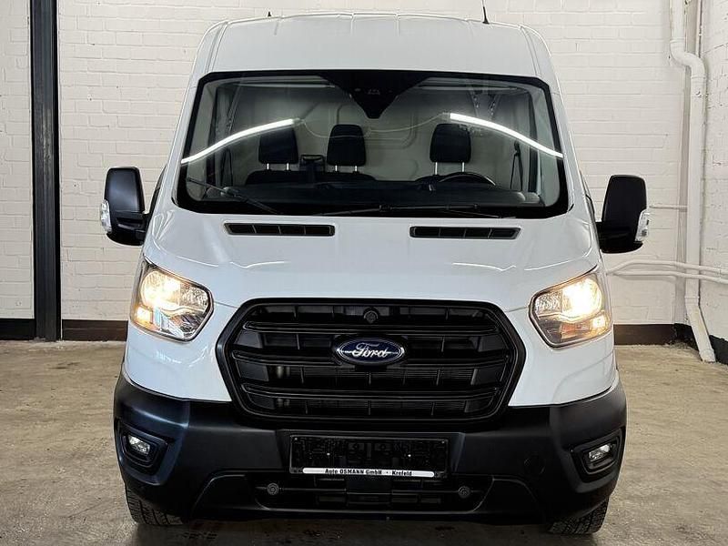 Gebraucht Ford Transit Trend 131 PS (96 kW) 2023 Frostweiã Van / Kleinbus