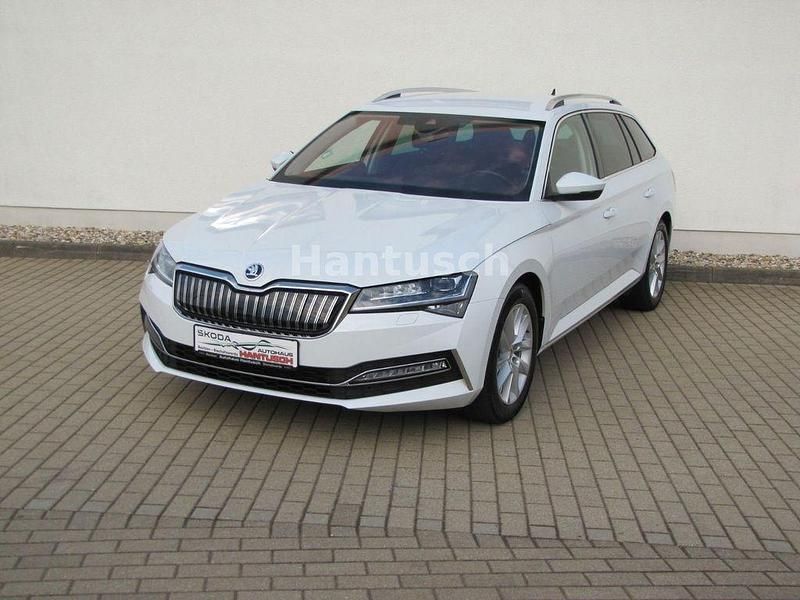 Gebraucht Skoda Superb Style 156 PS (114 kW) 2022 Weiß Kombi