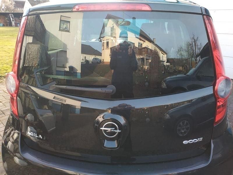 Gebraucht Opel Agila 68 PS (50 kW) 2012 Schwarz Kleinwagen