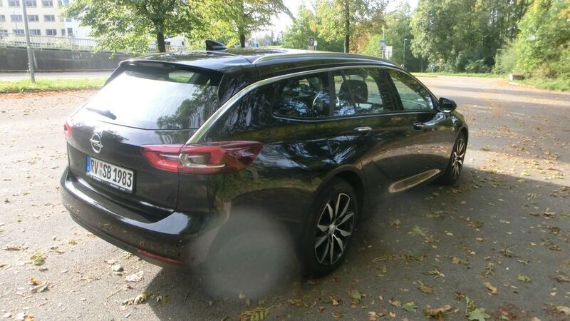Schwarz Gebraucht 2018 Opel Insignia Innovation Kombi | 18.500 € (Etwas zu teuer) - Bild 1/4