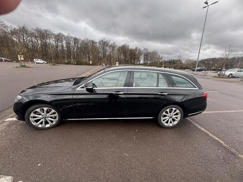 Gebraucht Mercedes E350 258 PS (189 kW) 2018 Schwarz Kombi