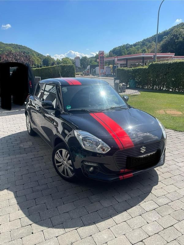 Schwarz Gebraucht 2018 Suzuki Swift Limousine | 9.530 € (Guter Preis) - Bild 1/4