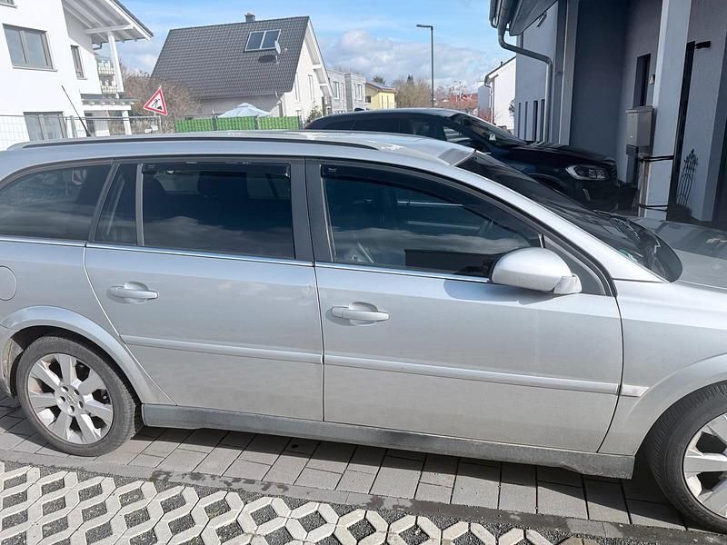 Gebraucht Opel Vectra 150 PS (110 kW) 2007 Silber Kombi