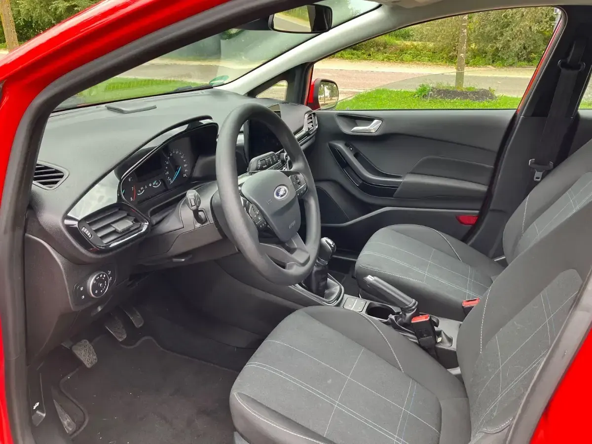 Gebraucht Ford Fiesta Cool & Connect 86 PS (63 kW) 2019 Rot Kleinwagen