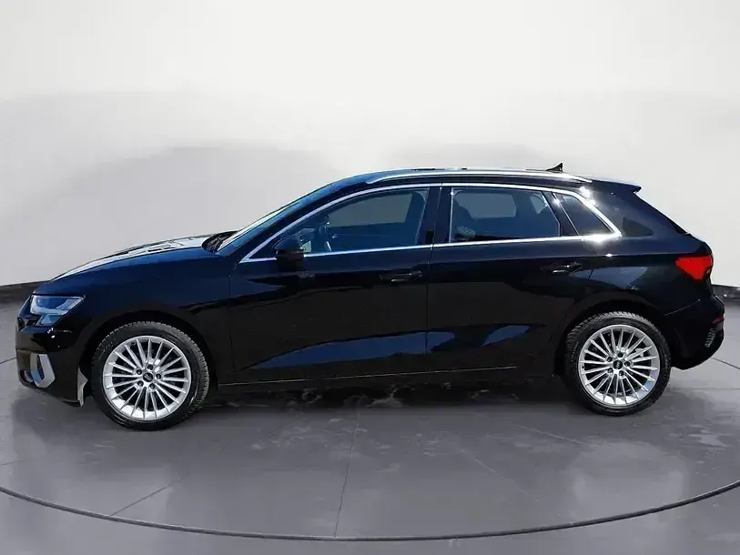 Gebraucht Audi A3 Advanced 116 PS (85 kW) 2022 Schwarz Limousine