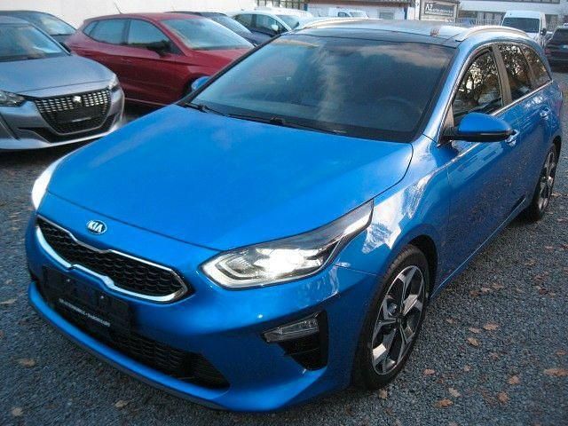 Blau Gebraucht 2020 Kia Ceed Sportswagon Platinum Edition Kombi | 13.600 € (Guter Preis) - Bild 1/4