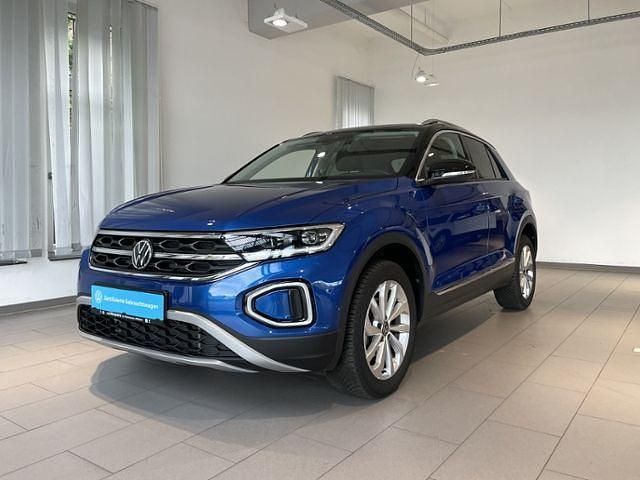 Gebraucht VW T-Roc Style 150 PS (110 kW) 2024 Ravennablau metallic SUV