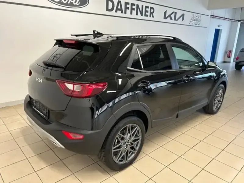 Gebraucht Kia Stonic 101 PS (74 kW) 2024 Schwarz SUV