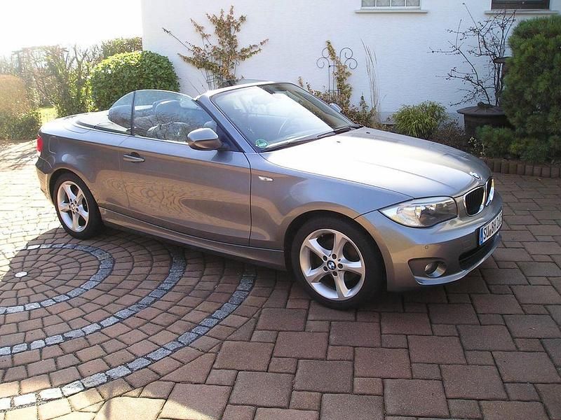 Gebraucht BMW 118 Cabriolet Sport Line 143 PS (105 kW) 2012 Grau Cabrio