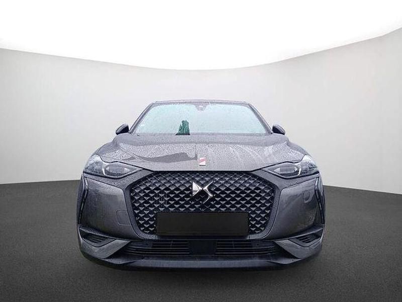 Gebraucht DS Automobiles DS3 Crossback Performance Line Plus 131 PS (96 kW) 2021 Lackierung platiniumgrau/typ aussenverkleidung metalliclackierung SUV