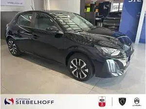 Neu Peugeot e-208 114 kW (156 PS) 2026 Schwarz (perla nera schwarz) Kleinwagen