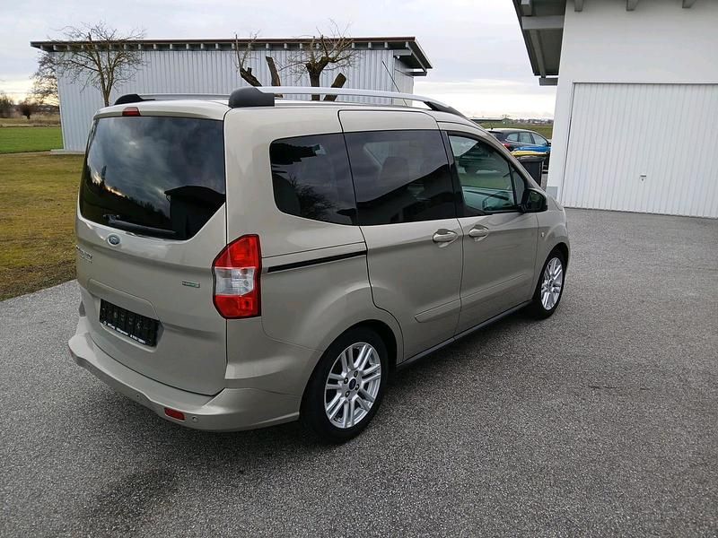 Gebraucht Ford Tourneo Courier 100 PS (73 kW) 2014 Grau Van / Kleinbus