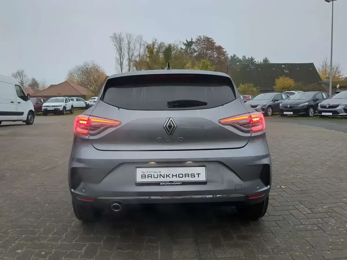 Nowe Renault Clio V Techno 91 KM (66 kW) 2025 Szary Hatchback