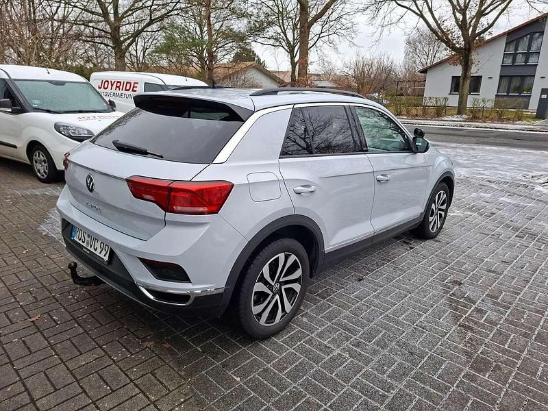 Gebraucht VW T-Roc Active 116 PS (85 kW) 2021 K8 white silver SUV