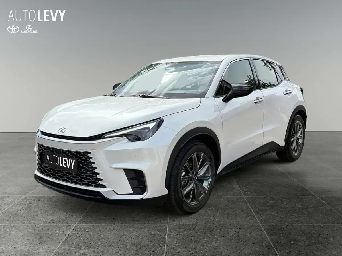 Gebraucht Lexus LBX E-FOUR 136 PS (100 kW) 2025 Weiß SUV