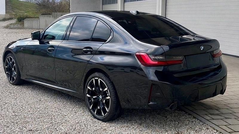 Gebraucht BMW 330e Performance 292 PS (214 kW) 2025 Schwarz Limousine