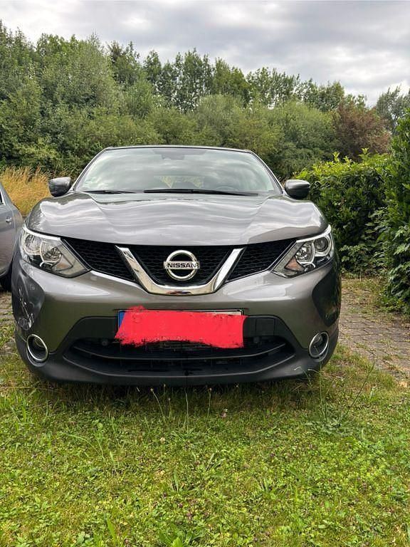 Grau Gebraucht 2016 Nissan Qashqai +2 SUV | 9.500 € - Bild 1/4