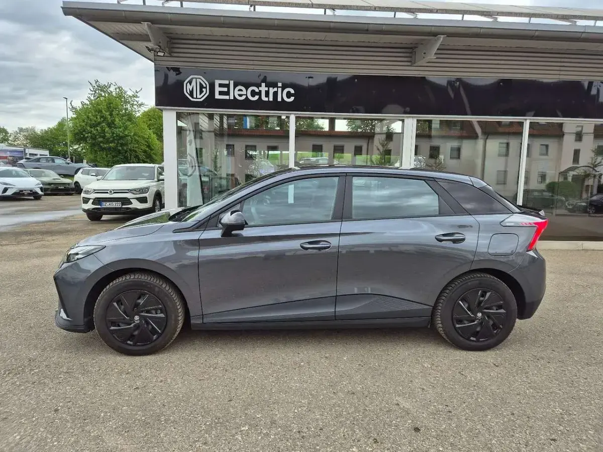 Usata MG MG4 EV 125 kW (170 CV) 2022 Grigio Utilitaria
