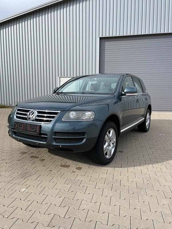 Grau Gebraucht 2006 VW Touareg SUV | 6.290 € (Etwas zu teuer) - Bild 1/4