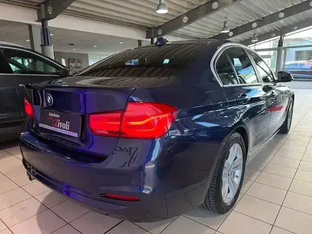 Gebraucht BMW 320 Advantage 190 PS (139 kW) 2018 Andere Limousine