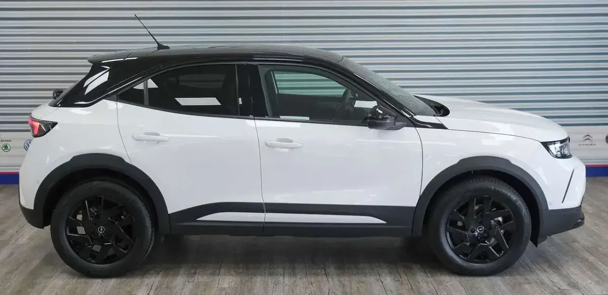 Gebraucht Opel Mokka 136 PS (100 kW) 2024 Arktis weiß SUV