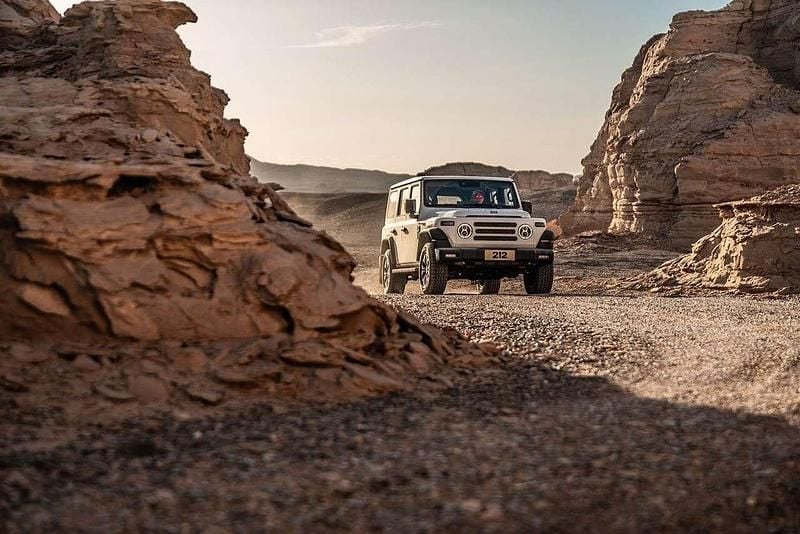 Neu BAW 212 166 PS (122 kW) 2026 Schwarz SUV