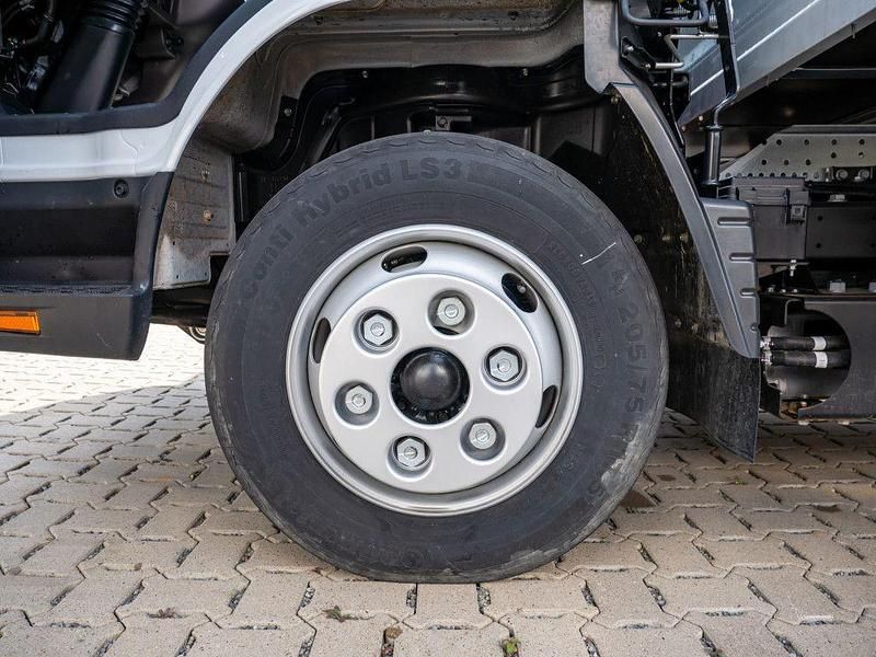 Gebraucht Mitsubishi Canter 128 kW (175 PS) 2024 Weiss / arktikweiß Van