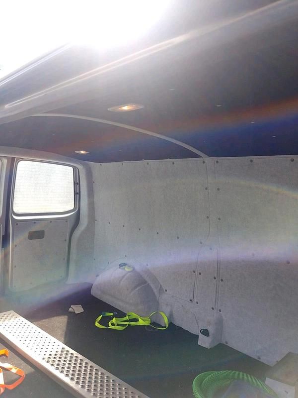 Second-hand VW Transporter 140 CP (102 kW) 2014 Argintiu Van