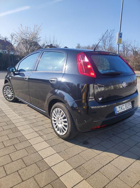 Gebraucht Fiat Punto Pop 69 PS (50 kW) 2012 Schwarz Kleinwagen