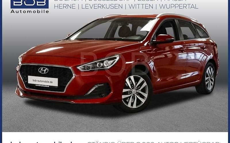 Rot Gebraucht 2020 Hyundai i30 Trend Limousine | 16.990 € (Guter Preis) - Bild 1/4