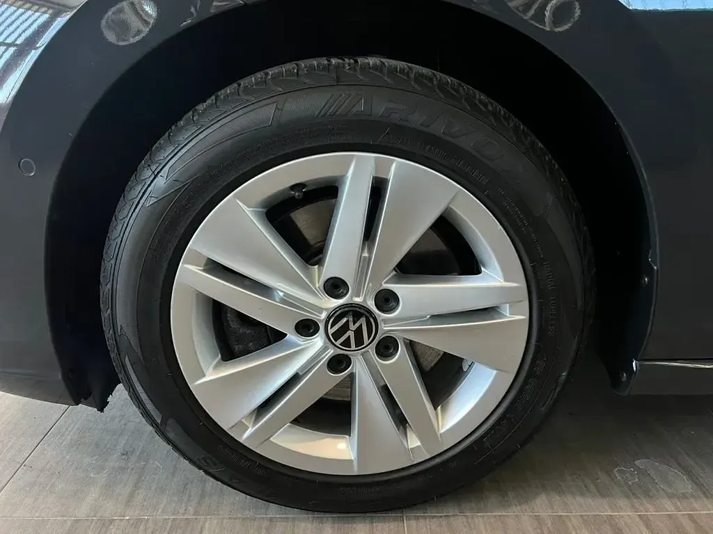 Gebraucht VW Golf VIII 150 PS (110 kW) 2021 Grau Limousine