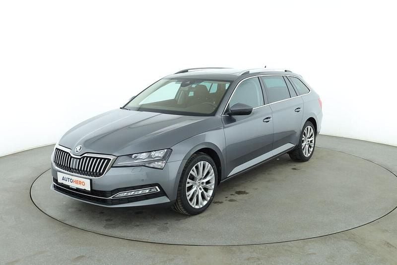 Gebraucht Skoda Superb Style 190 PS (139 kW) 2022 Grau Kombi