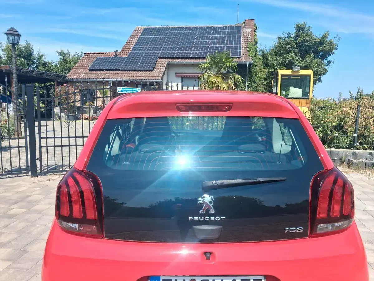 Gebraucht Peugeot 108 Active 72 PS (52 kW) 2021 Rot Kleinwagen