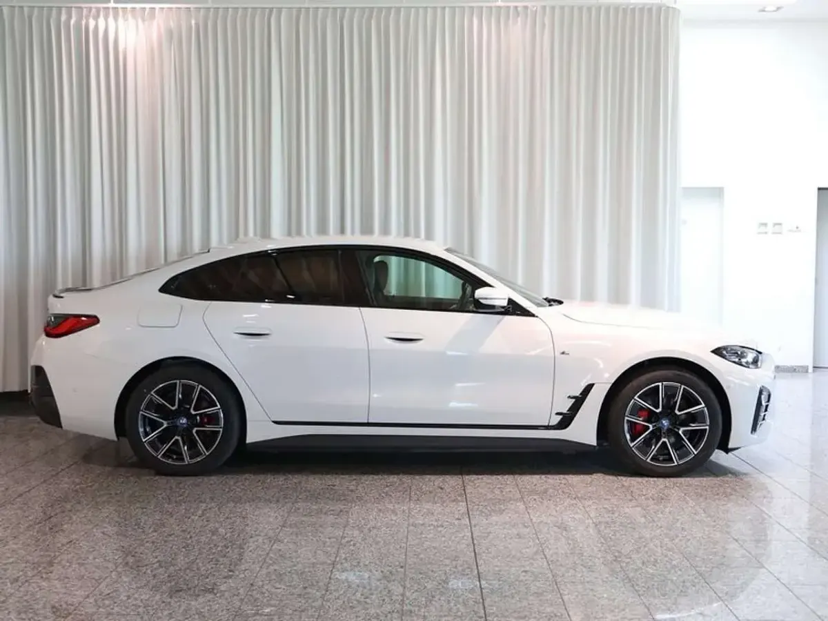 Gebraucht BMW i4 M Sport 250 kW (340 PS) 2024 Alpinweiß uni Limousine